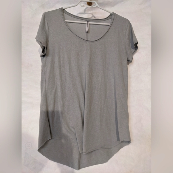 ⚡4 for $50⚡Fabletics t shirt - Picture 1 of 3